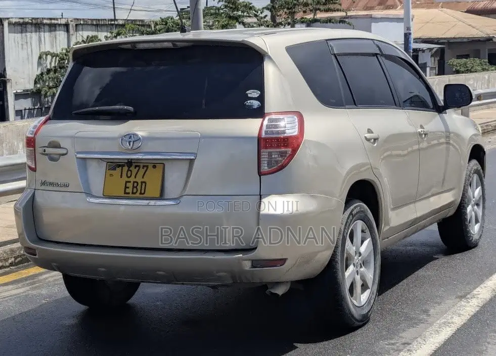 Toyota Vanguard 2009 Gold