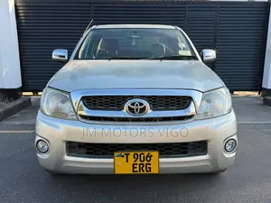Toyota Hilux 2011 Silver
