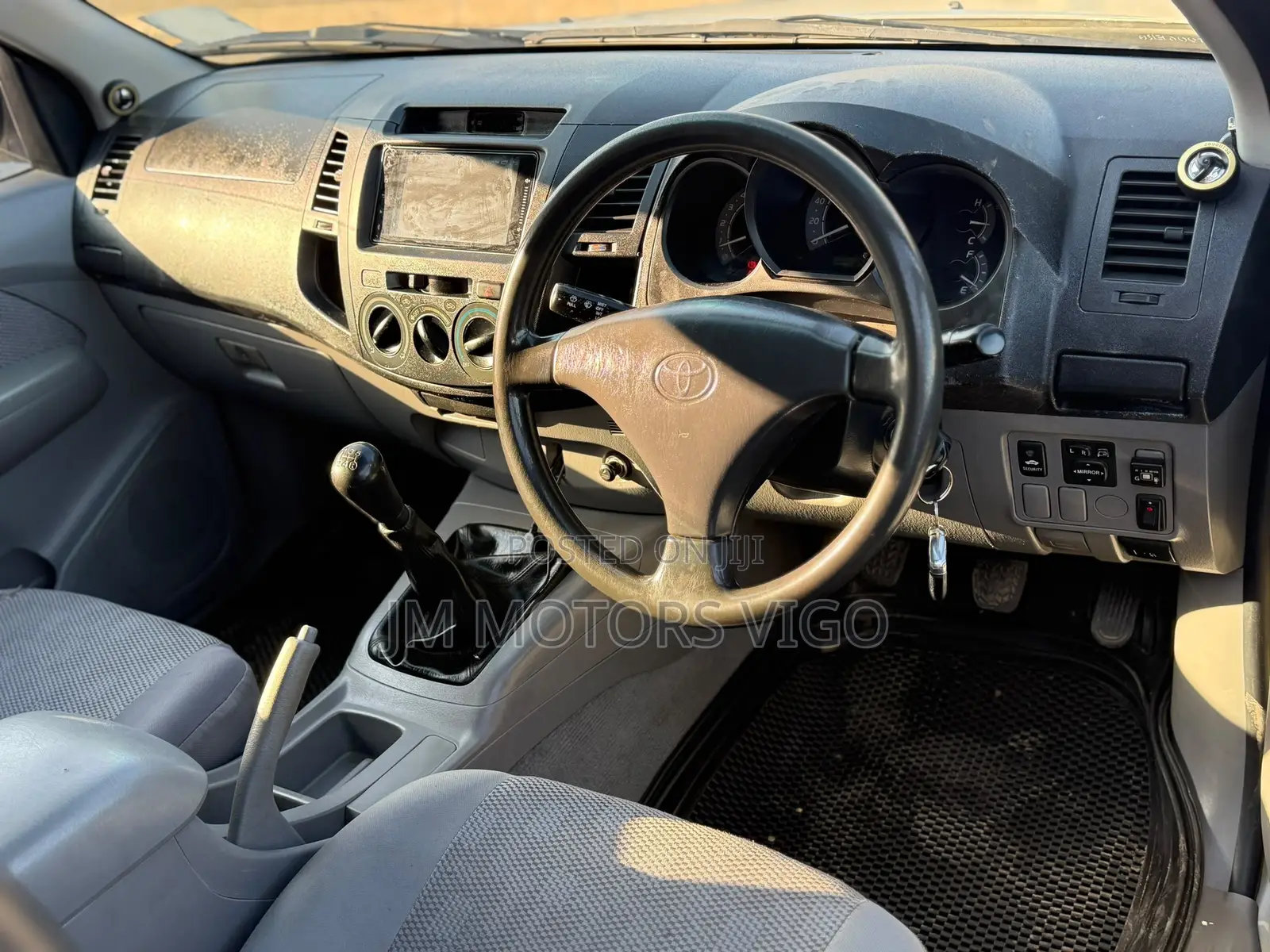 Toyota Hilux 2011 Silver