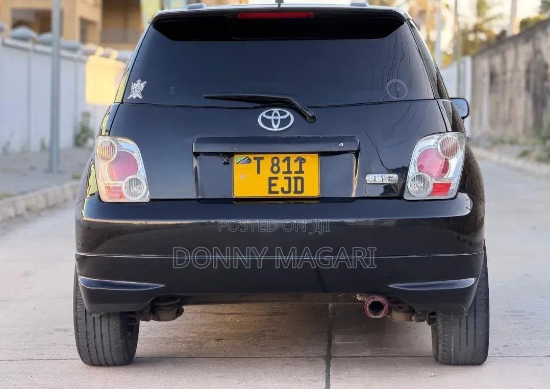 Toyota IST 2004 Black
