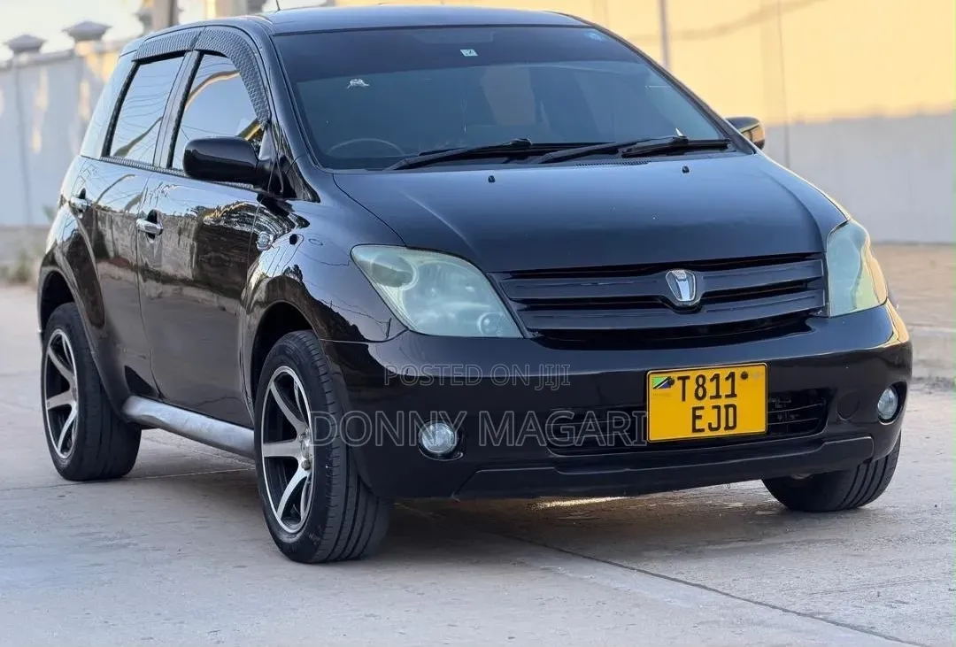 Toyota IST 2004 Black