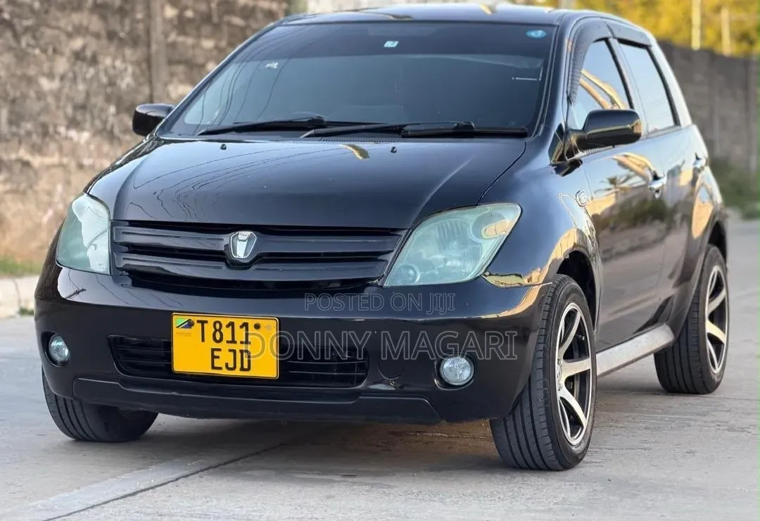 Toyota IST 2004 Black