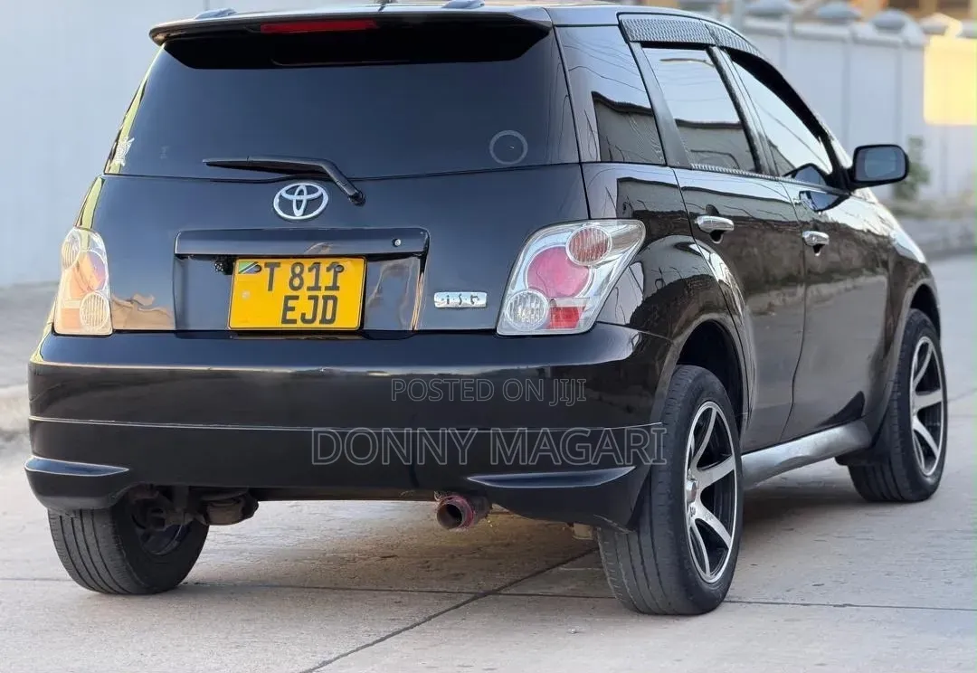 Toyota IST 2004 Black