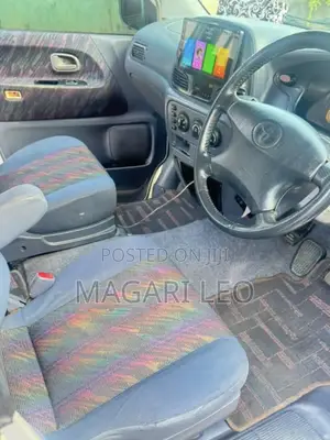 Toyota Noah 2.0 FWD (8 Seater) 2001 White