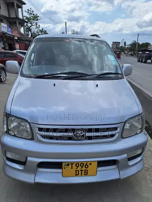 Toyota Noah 2.0 AWD (8 Seater) 2001 Silver