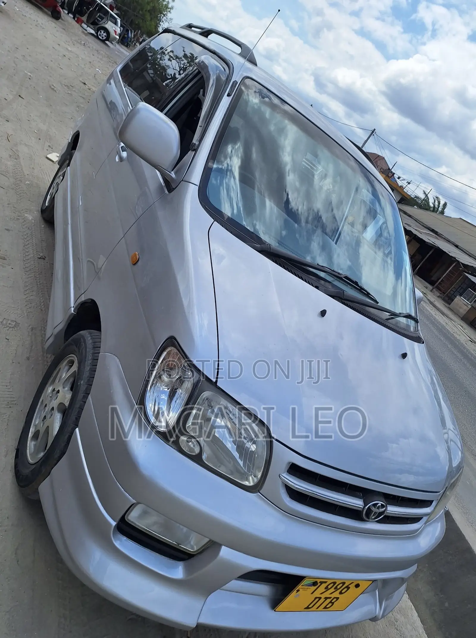 Toyota Noah 2.0 AWD (8 Seater) 2001 Silver