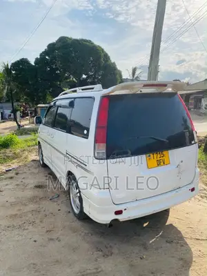 Toyota Noah 2.0 FWD (8 Seater) 2001 White