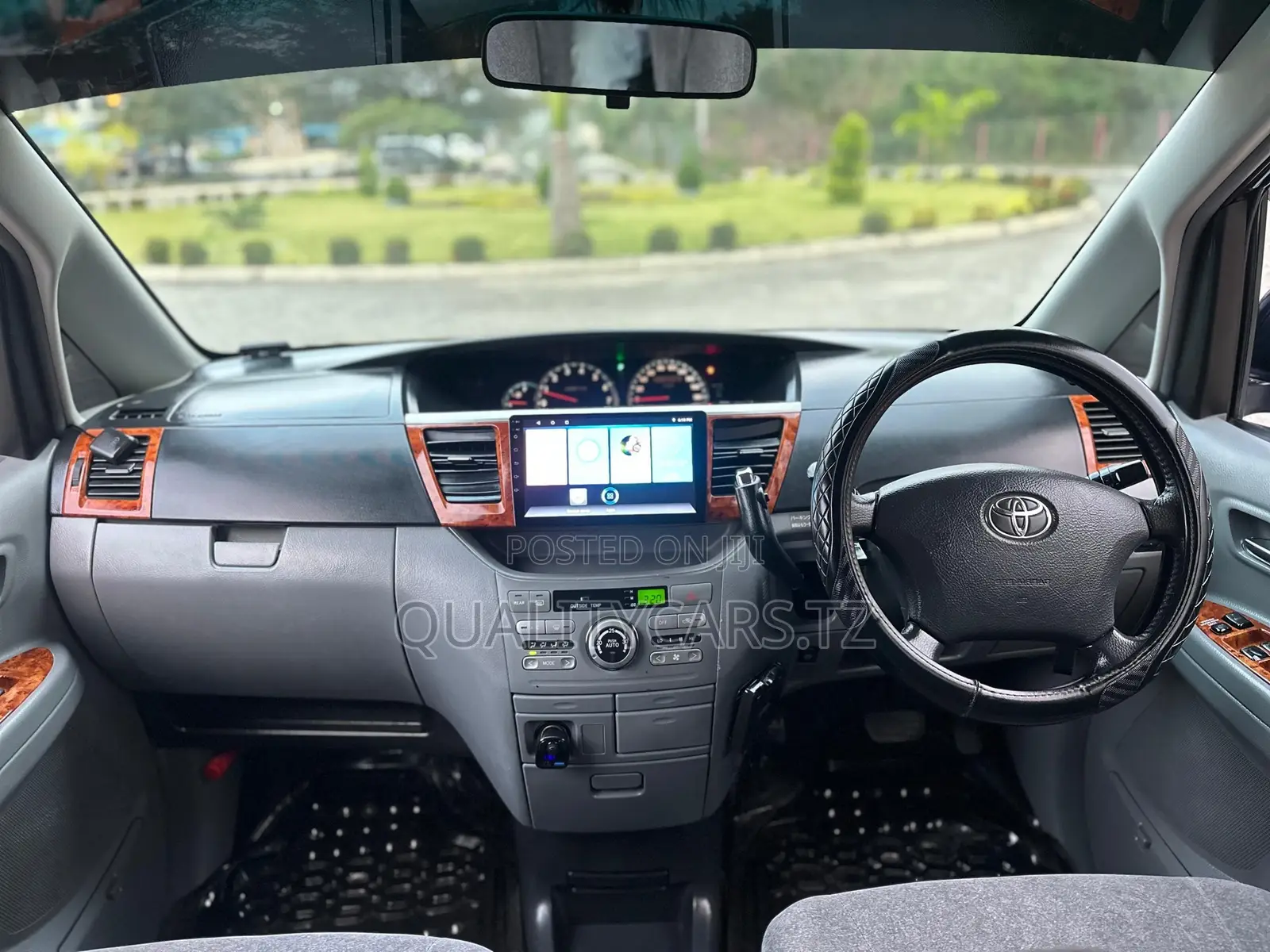 Toyota Noah 2004 Black