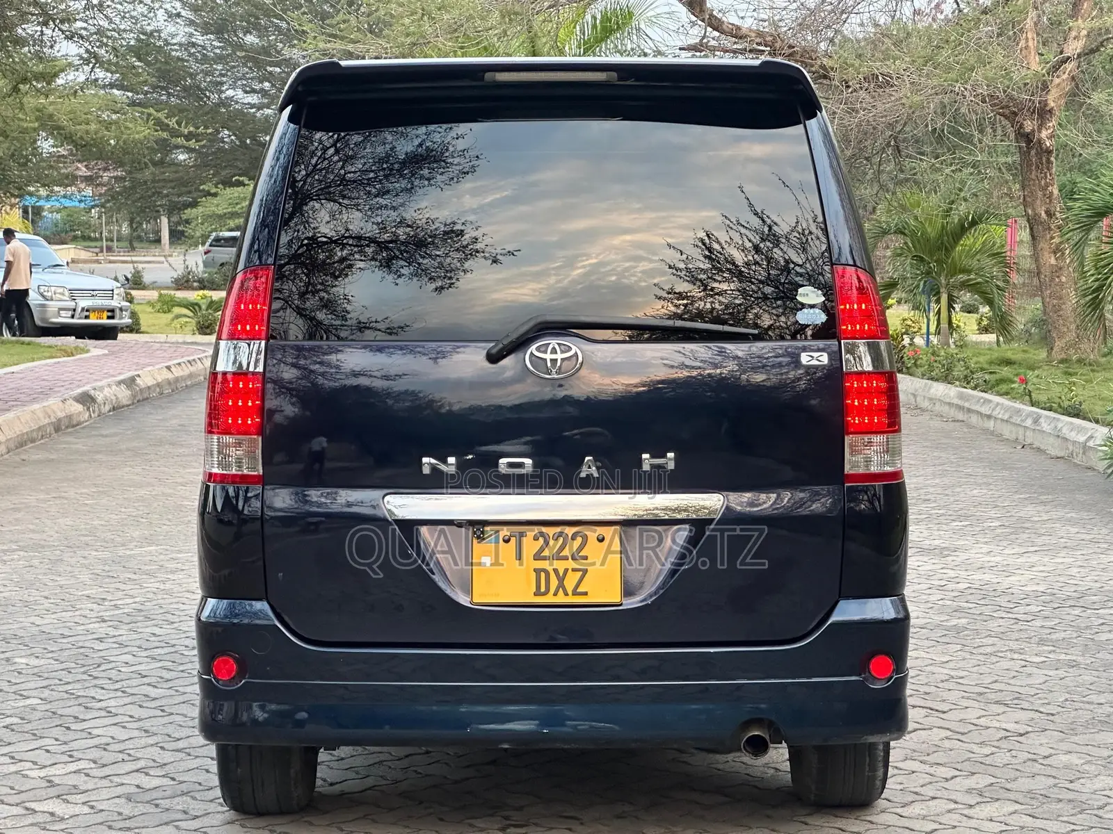 Toyota Noah 2004 Black