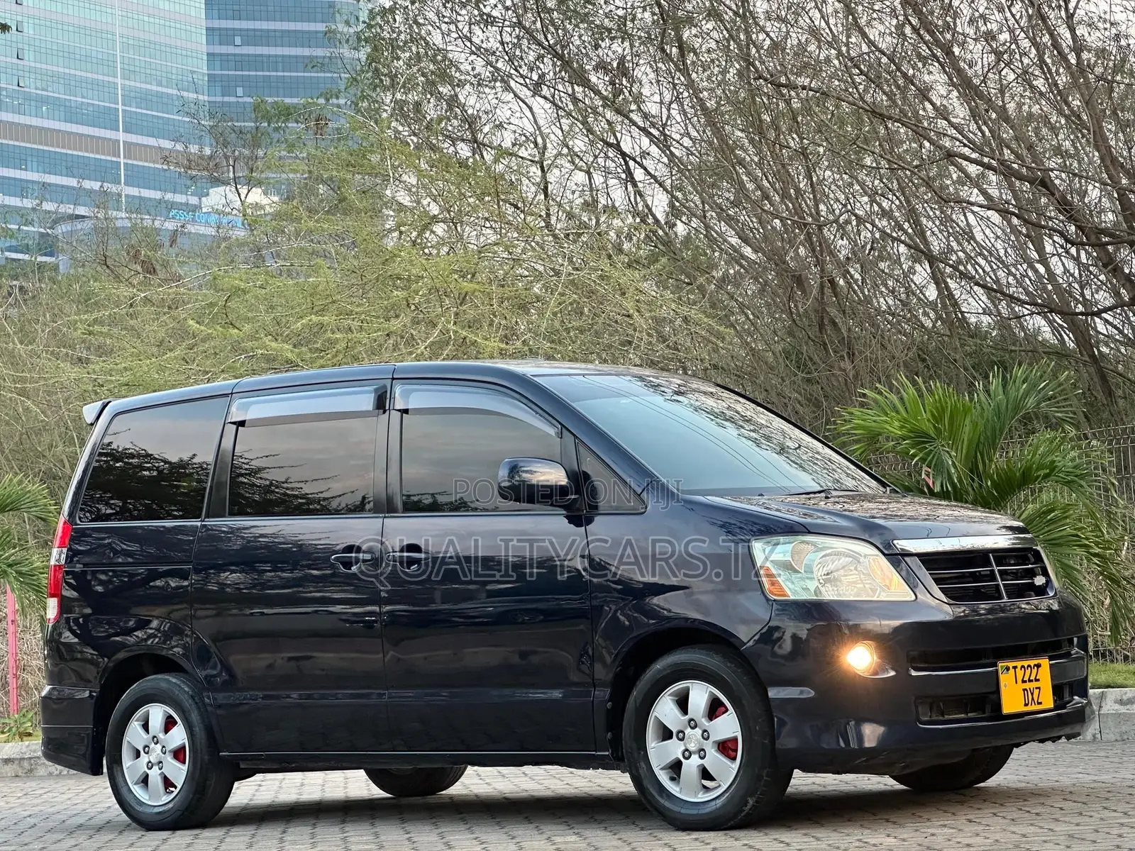 Toyota Noah 2004 Black