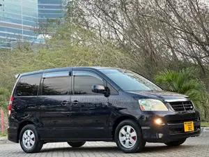 Toyota Noah 2004 Black