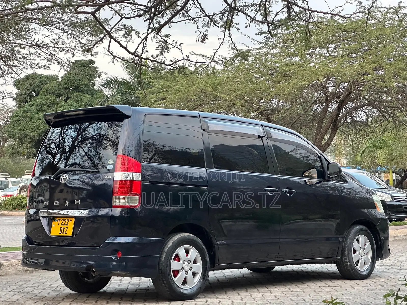 Toyota Noah 2004 Black