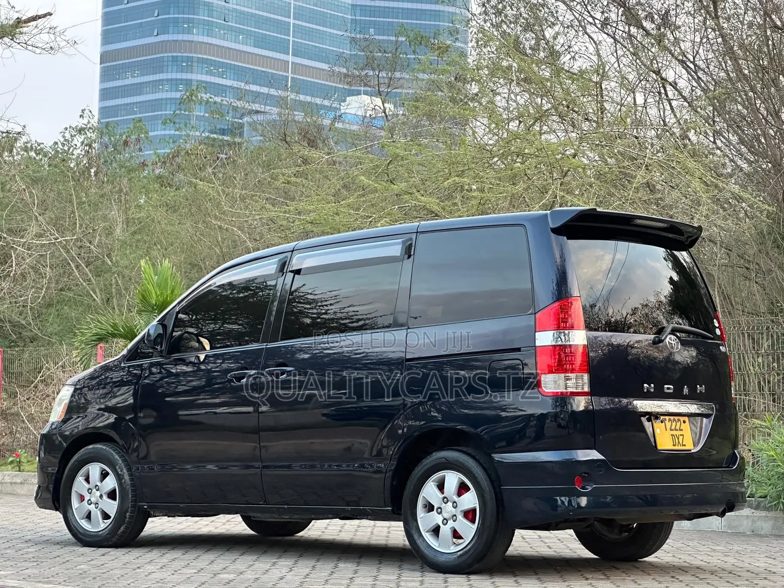 Toyota Noah 2004 Black