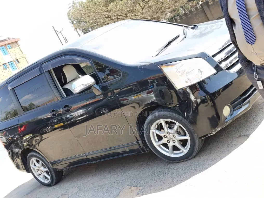 Toyota Noah 2016 Black