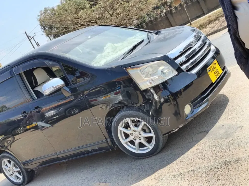 Toyota Noah 2016 Black