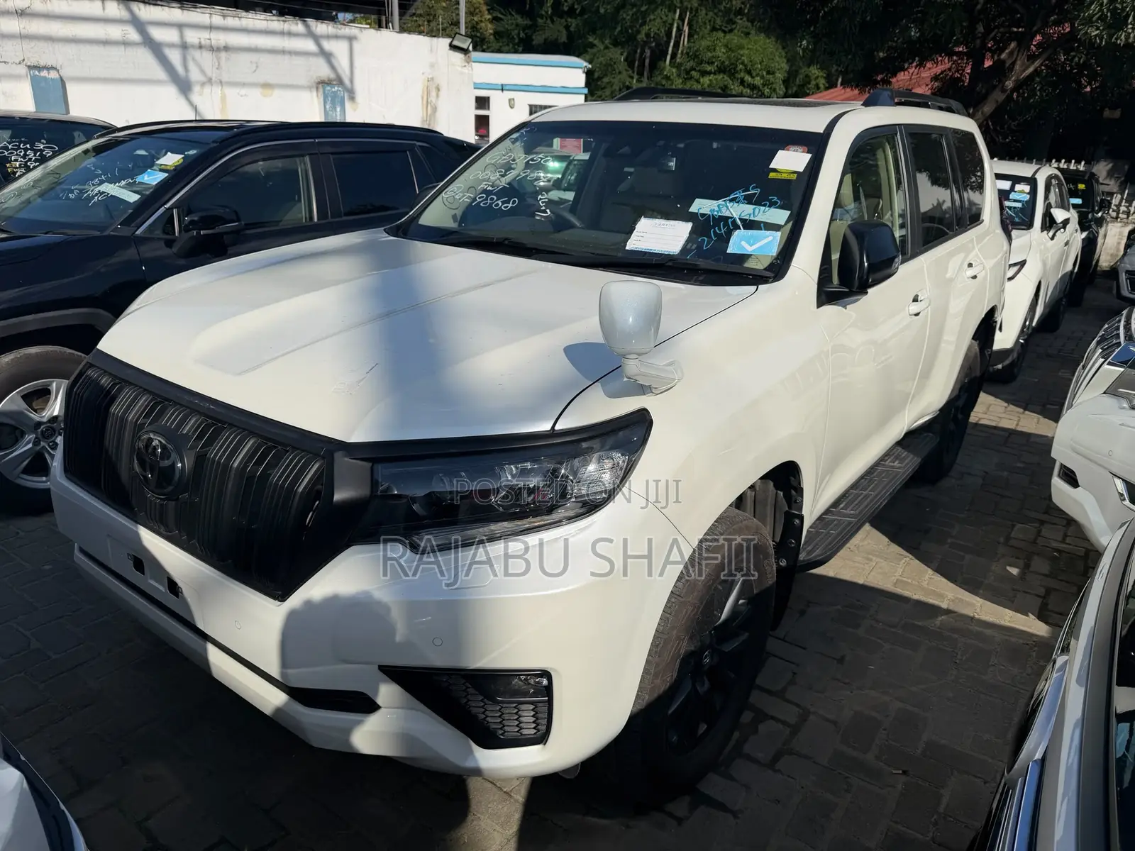 Toyota Land Cruiser Prado 2.8 2023 White