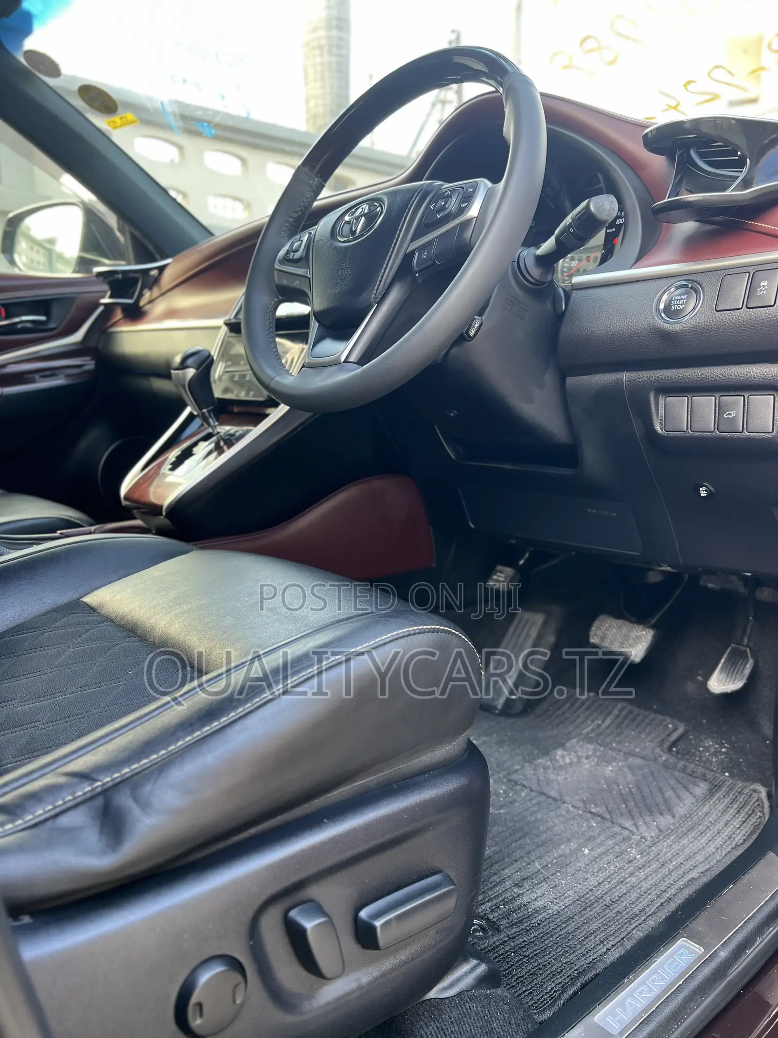 Toyota Harrier 2.0 2016 Maroon