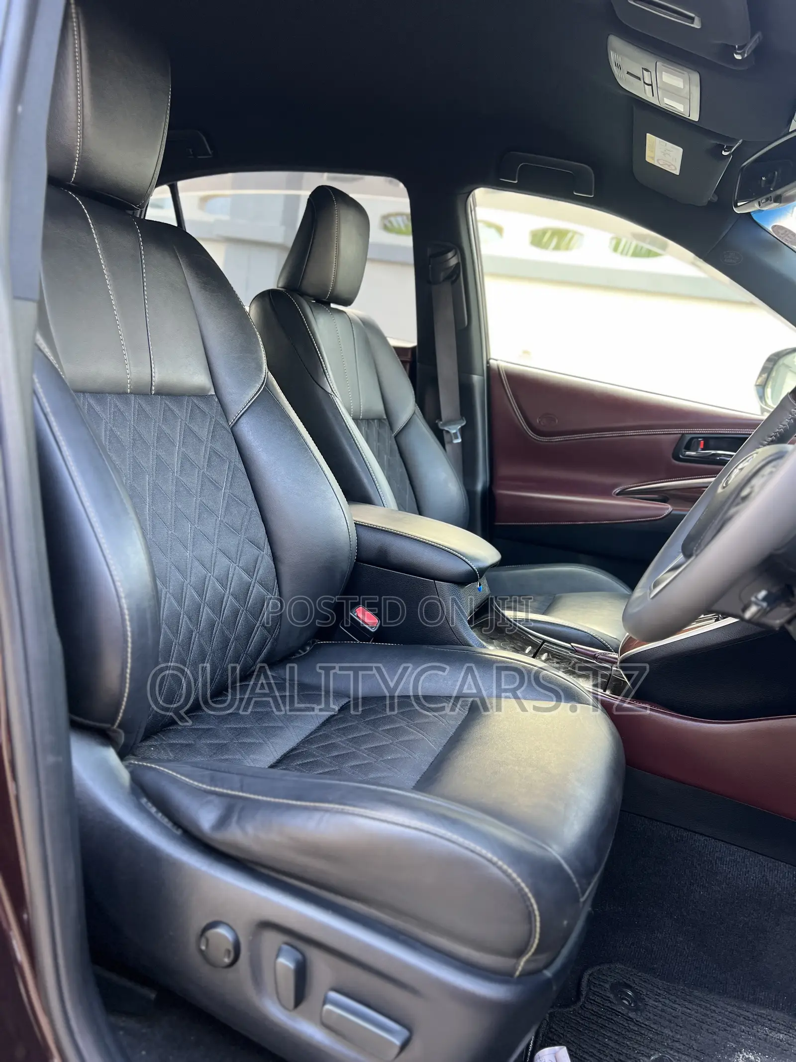 Toyota Harrier 2.0 2016 Maroon