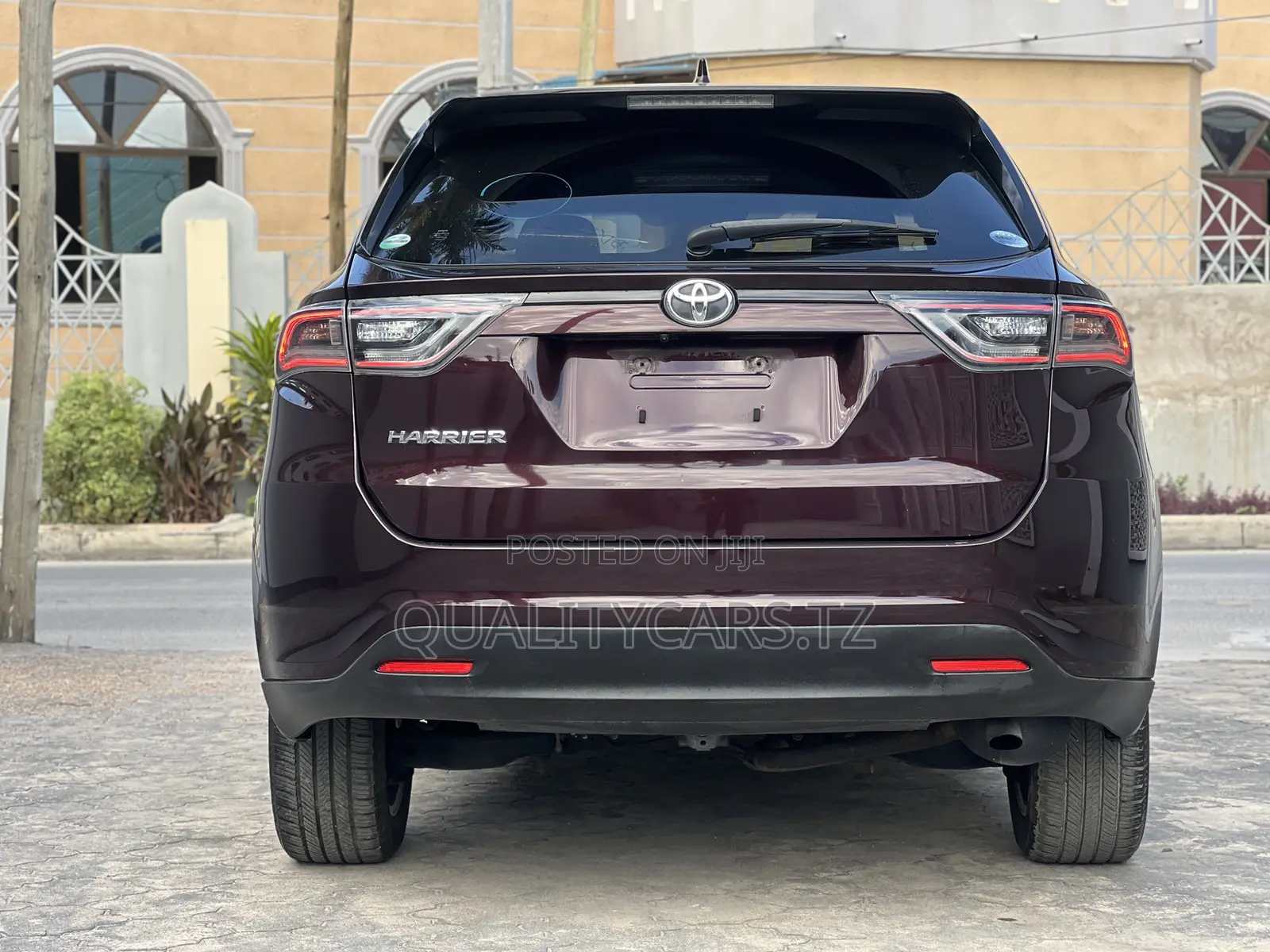 Toyota Harrier 2.0 2016 Maroon