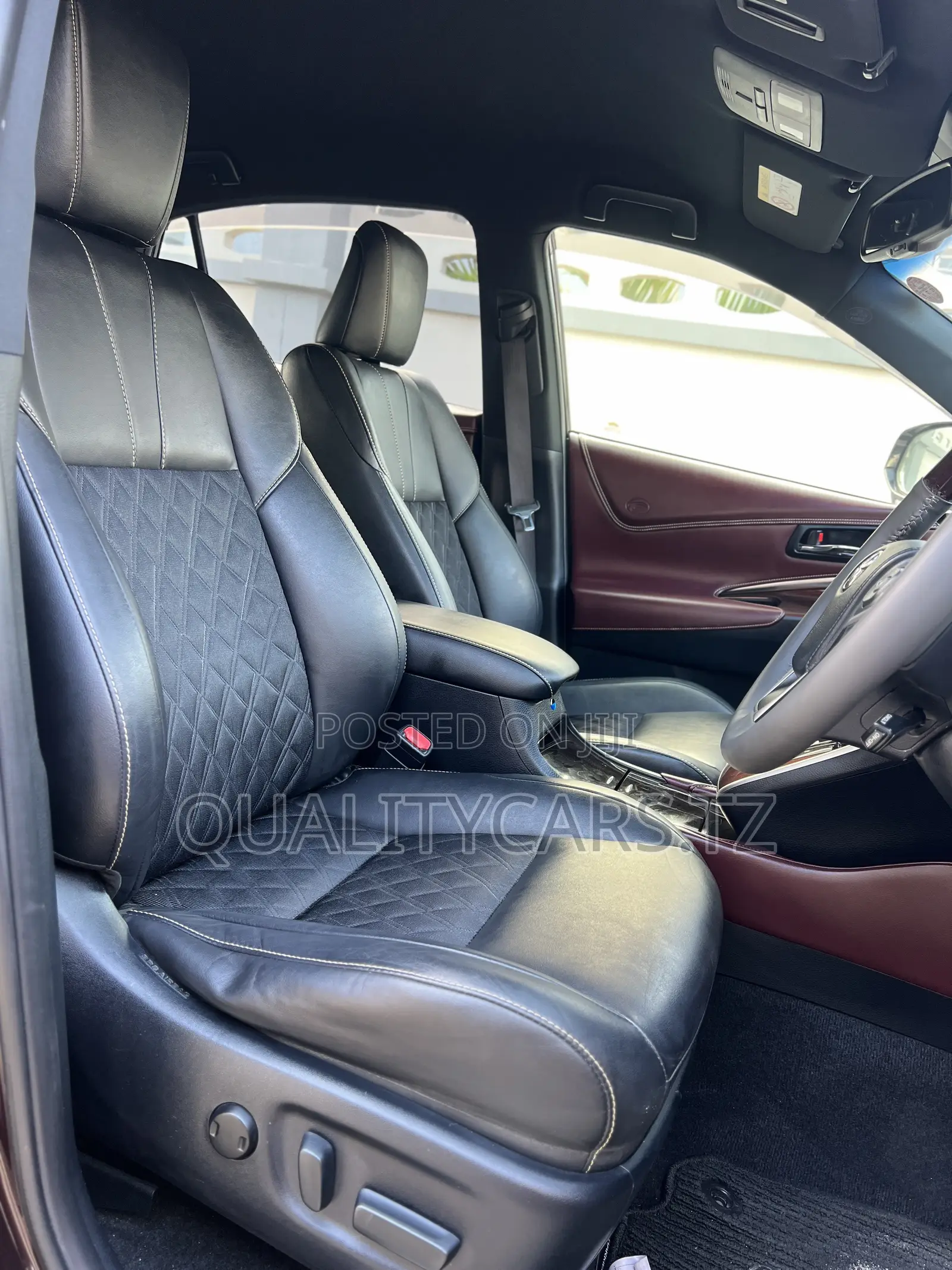 Toyota Harrier 2.0 2016 Maroon