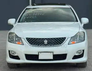 Toyota Crown 2010 White