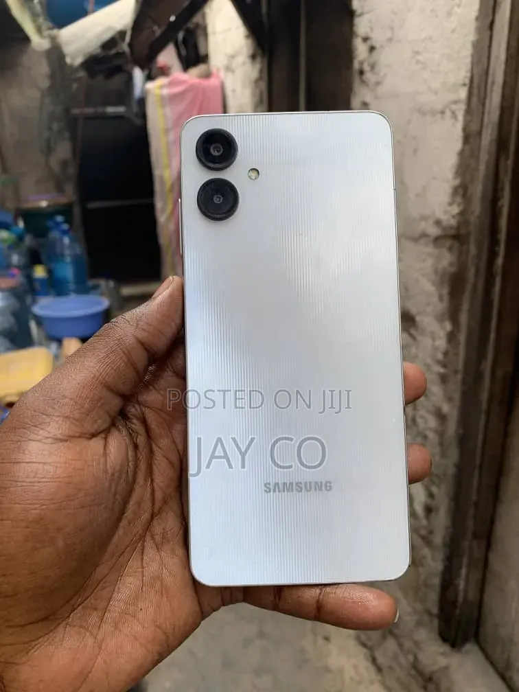 Samsung Galaxy A06 128 GB White