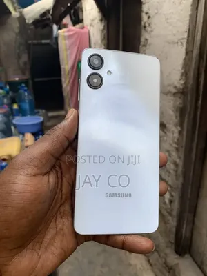 Samsung Galaxy A06 128 GB White