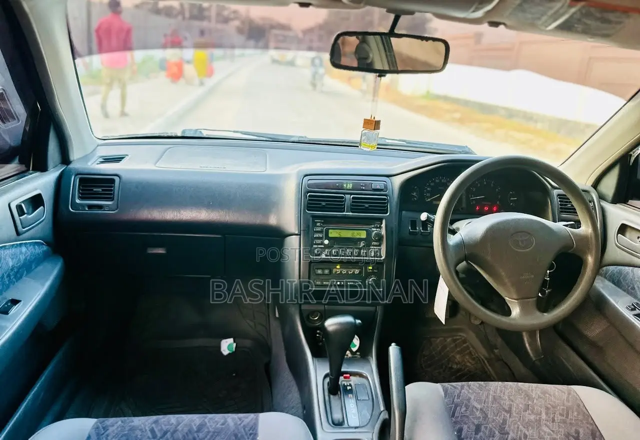 Toyota Carina 1.5 FWD Sedan 2001 Silver