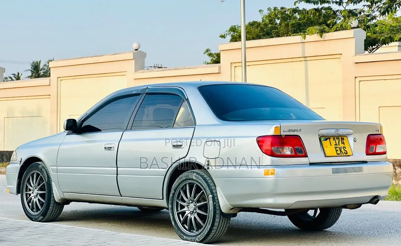 Toyota Carina 1.5 FWD Sedan 2001 Silver
