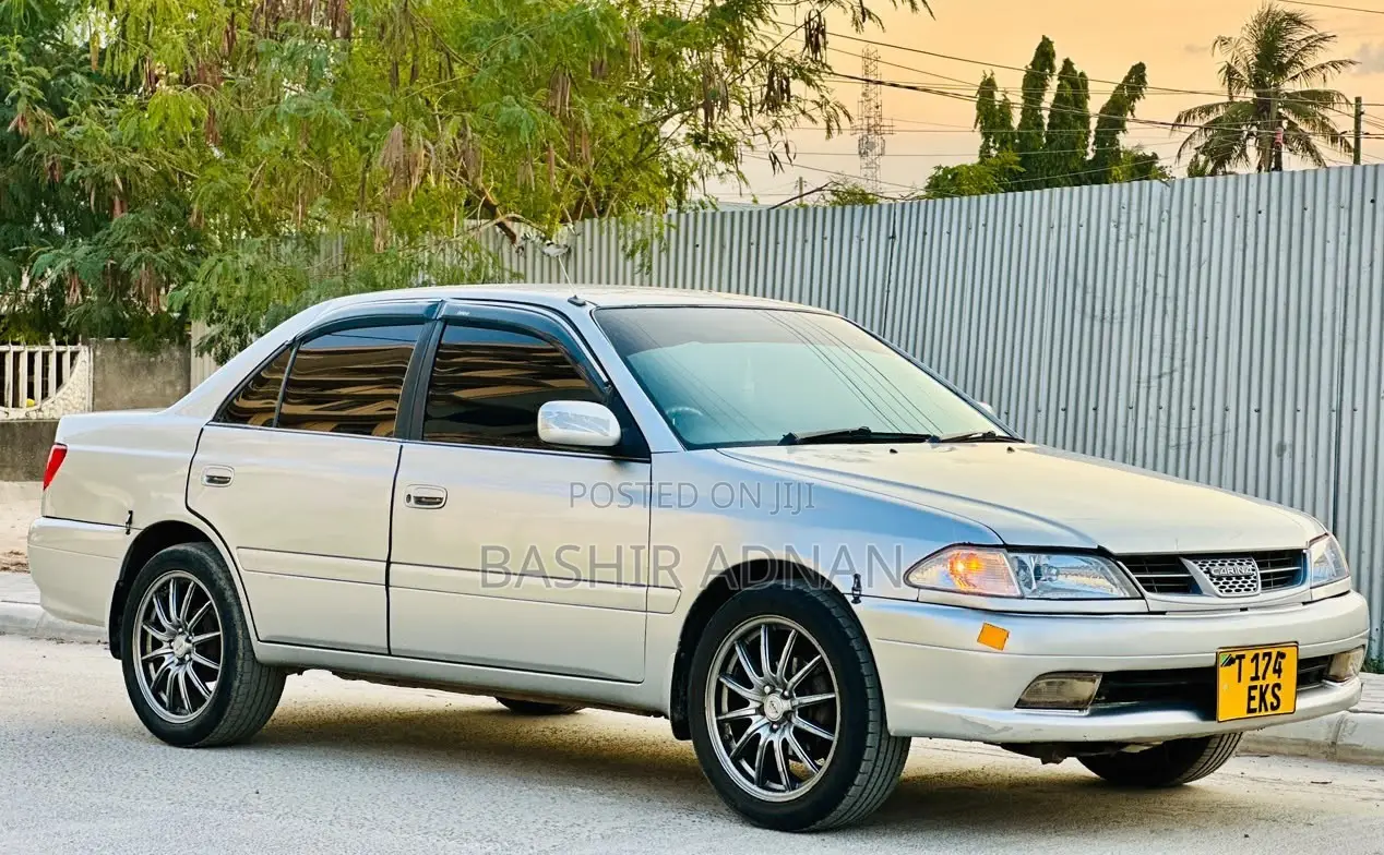 Toyota Carina 1.5 FWD Sedan 2001 Silver