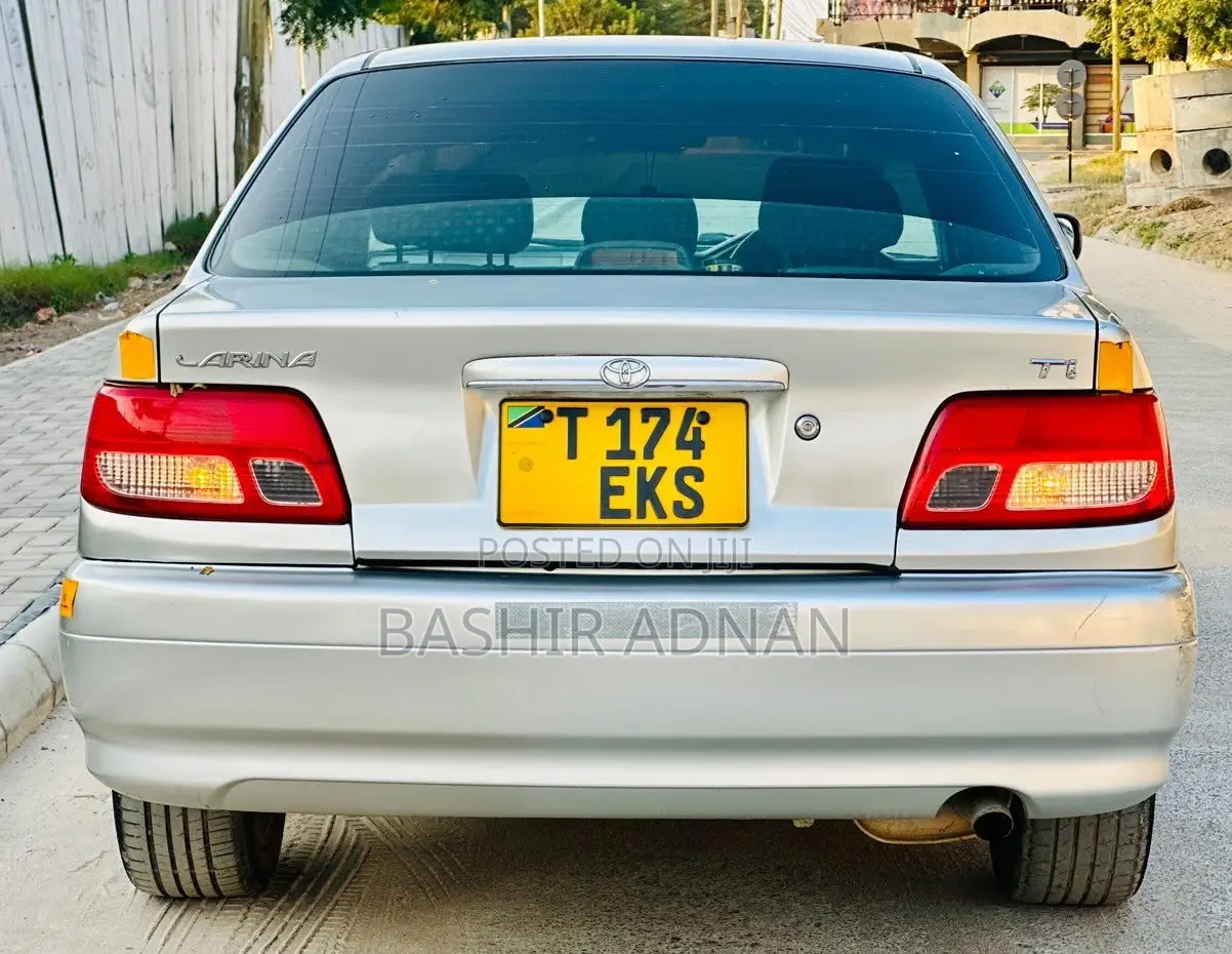 Toyota Carina 1.5 FWD Sedan 2001 Silver