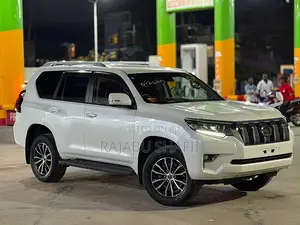 Toyota Land Cruiser Prado 2.8 2022 White