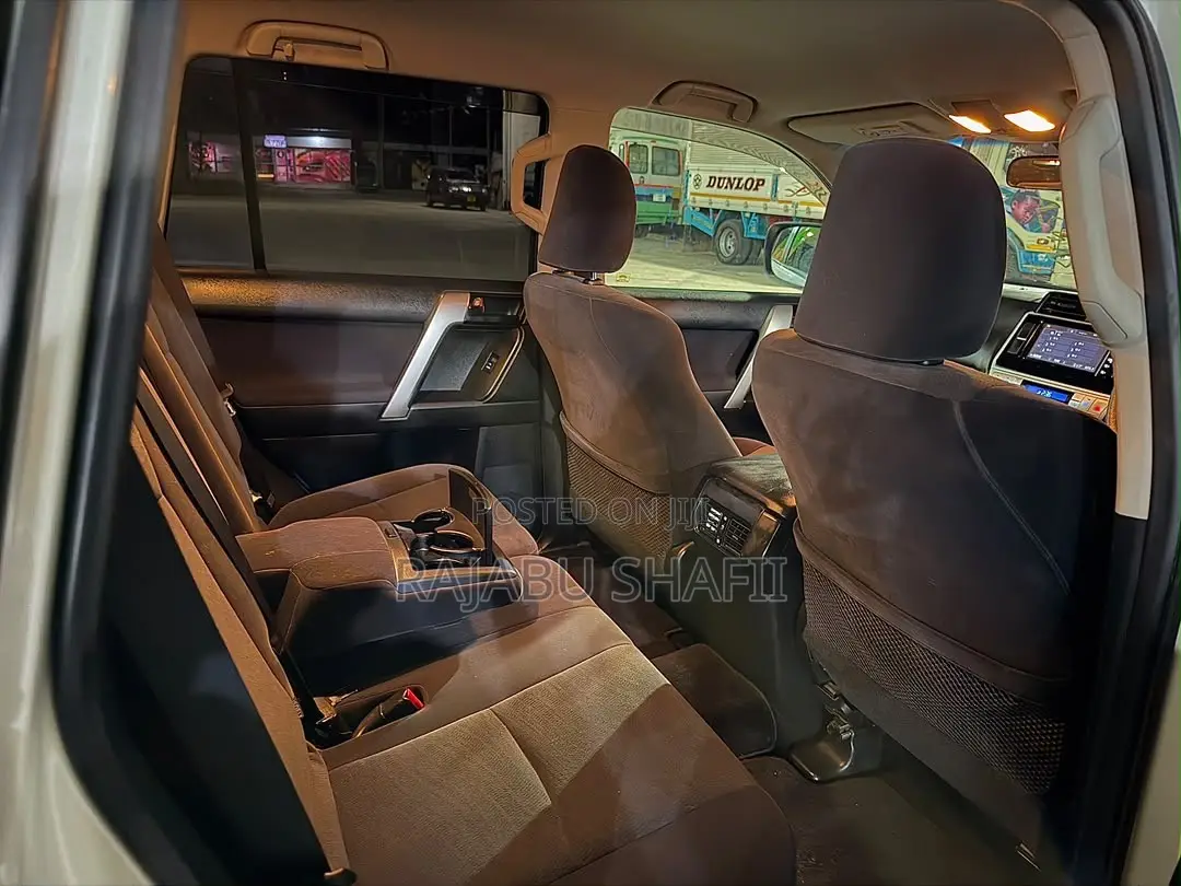 Toyota Land Cruiser Prado 2.8 2022 White