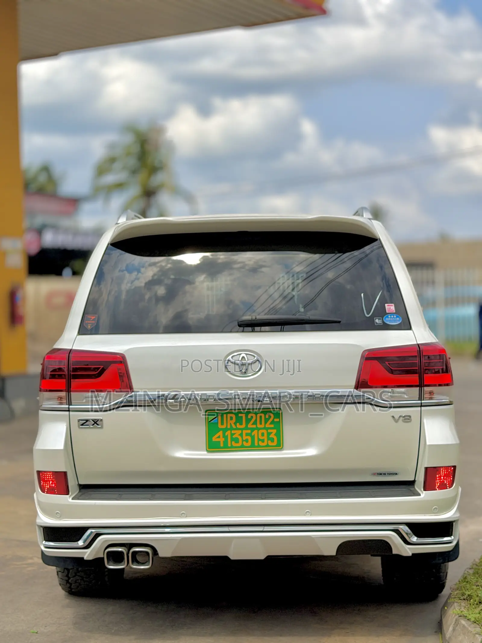 Toyota Land Cruiser 4.6 V8 ZX 2017 White