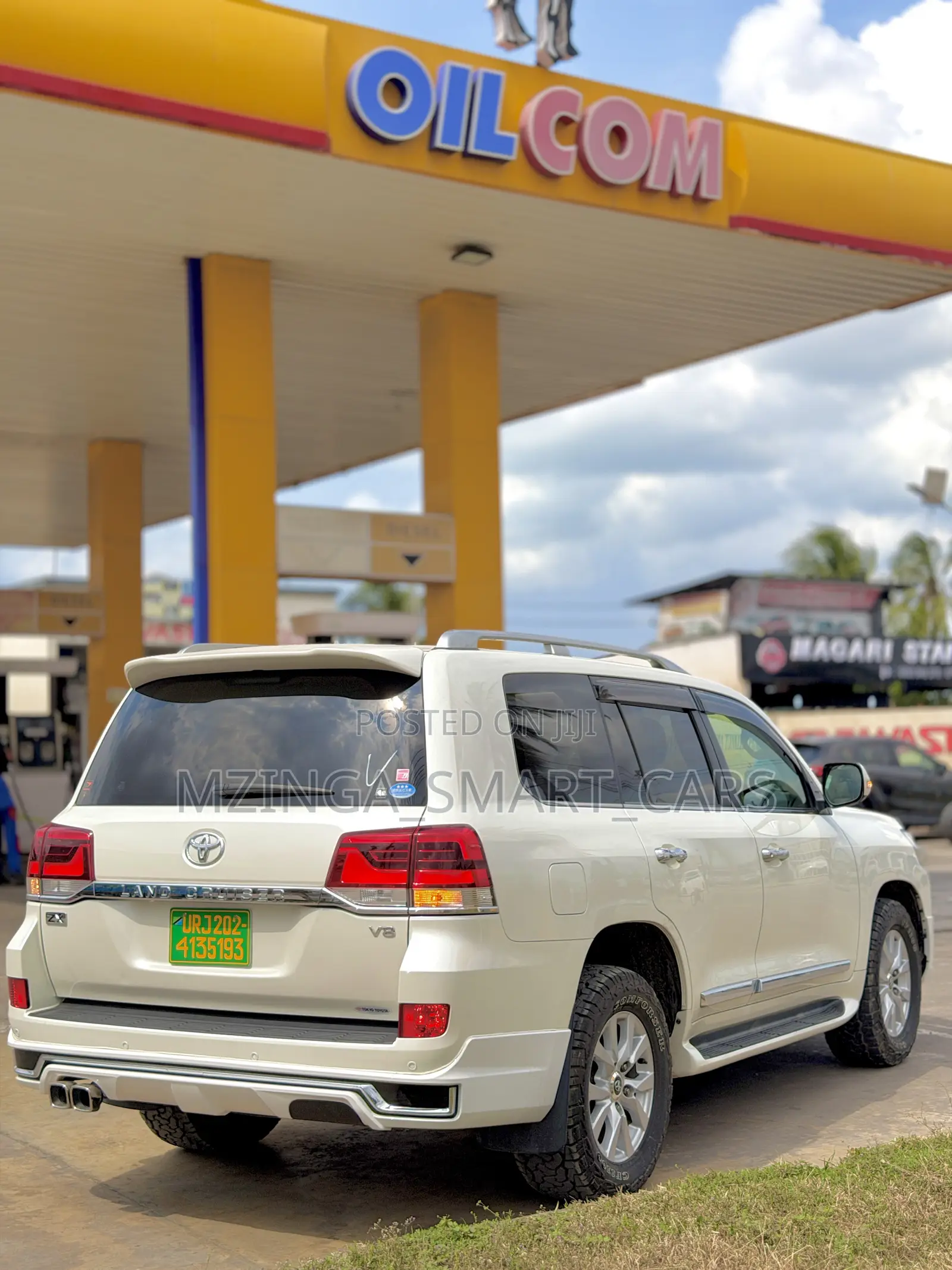 Toyota Land Cruiser 4.6 V8 ZX 2017 White