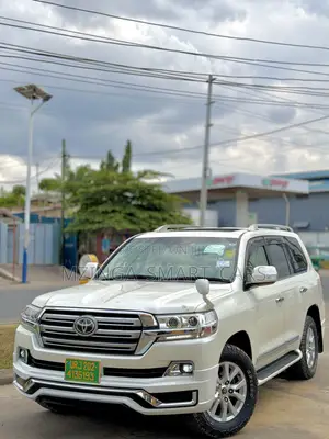 Toyota Land Cruiser 4.6 V8 ZX 2017 White