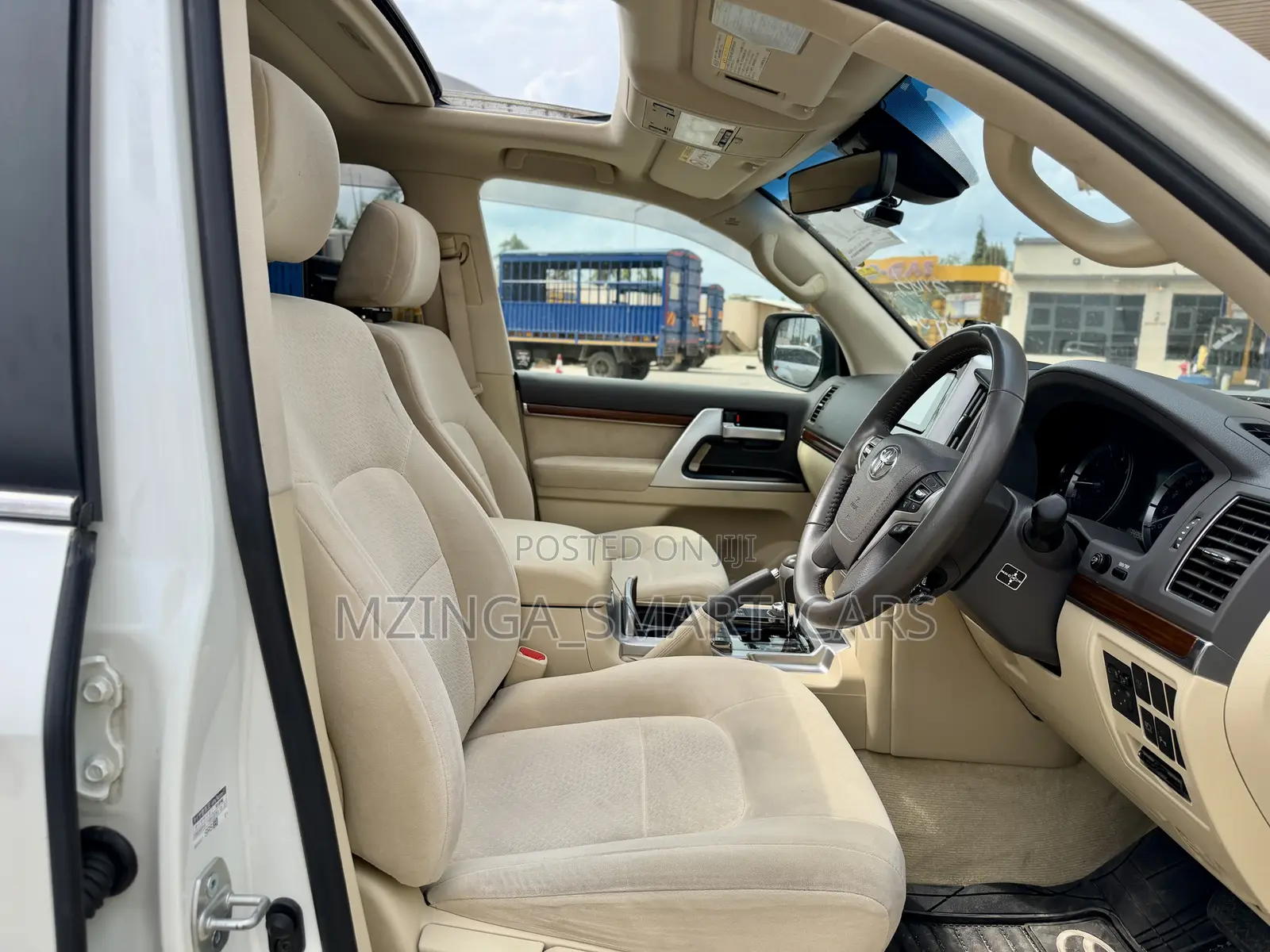 Toyota Land Cruiser 4.6 V8 ZX 2017 White