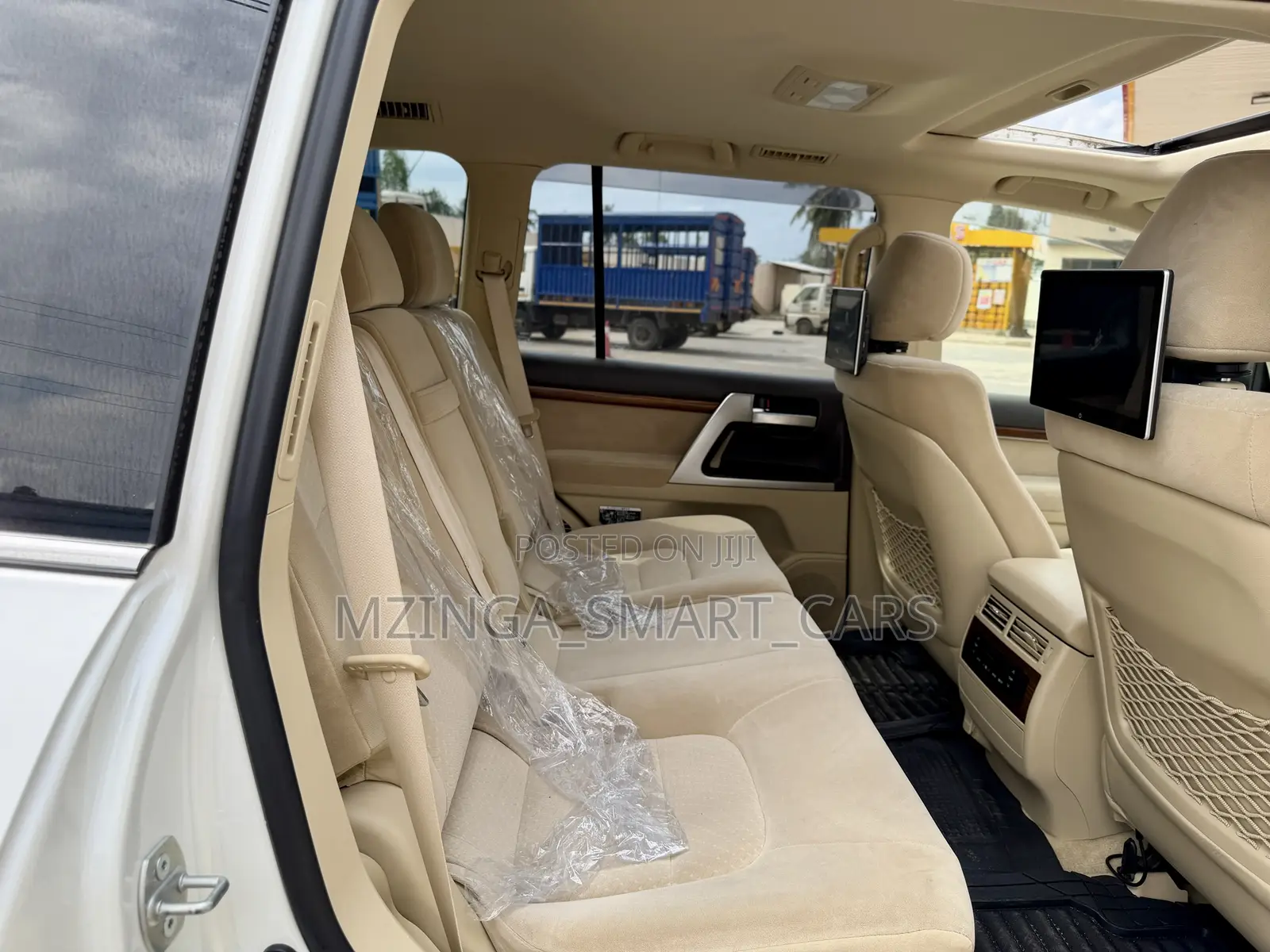 Toyota Land Cruiser 4.6 V8 ZX 2017 White