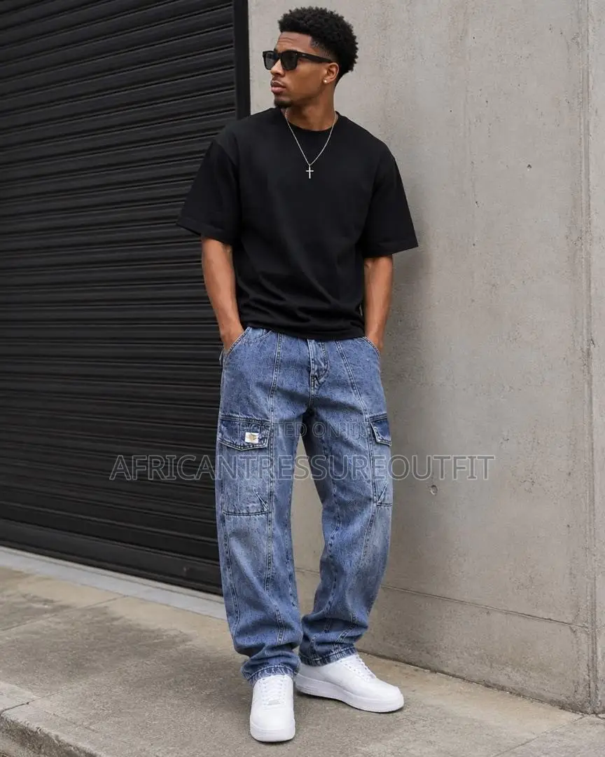 Baggy Cargo/Carpenter Demin Jeans DETAILING ON THE THIGHS