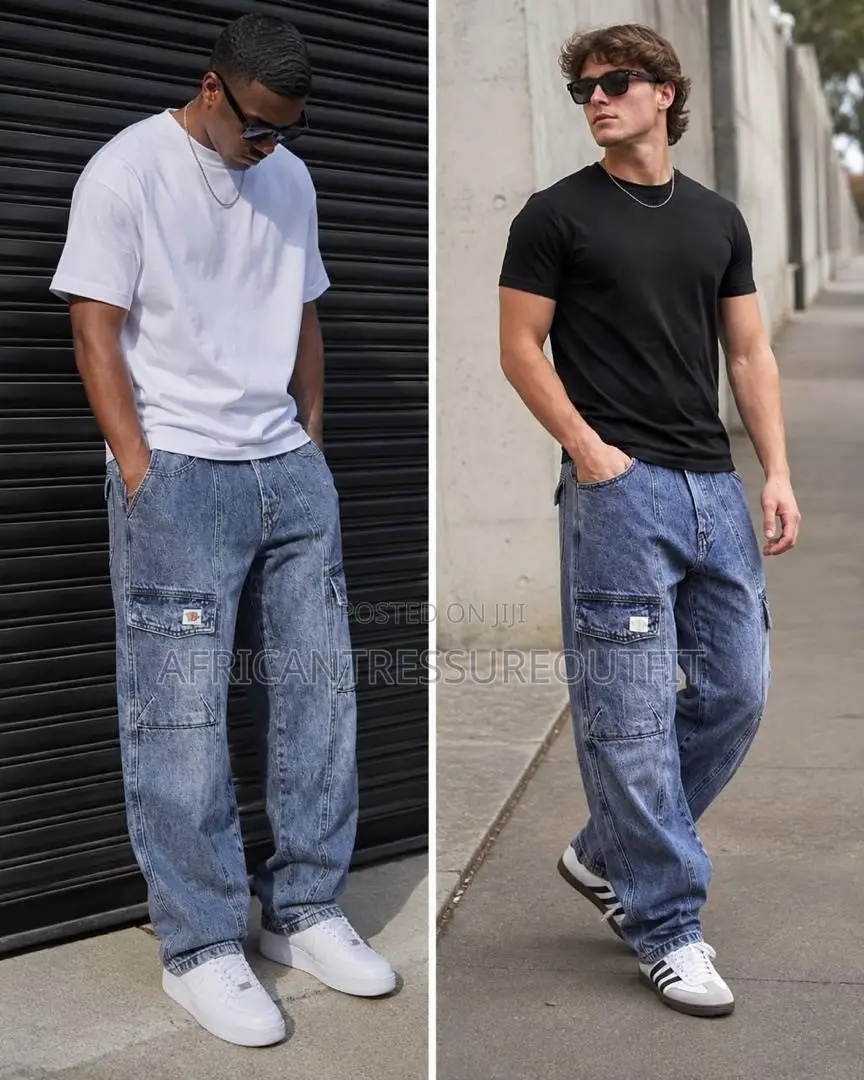 Baggy Cargo/Carpenter Demin Jeans DETAILING ON THE THIGHS