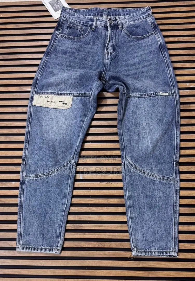 Baggy Cargo/Carpenter Demin Jeans DETAILING ON THE THIGHS