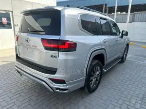 Toyota Land Cruiser 2024 Silver
