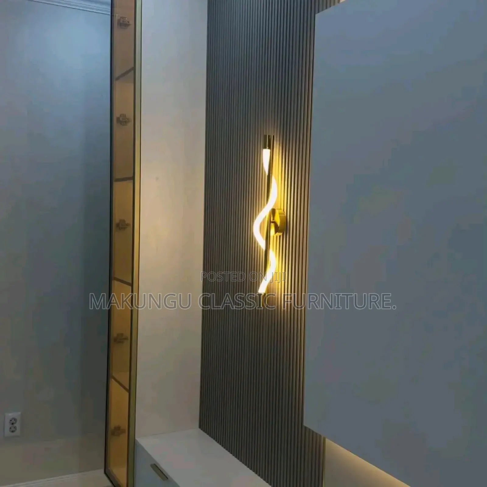 Simple TV Wall Unit and Showcase Decoration