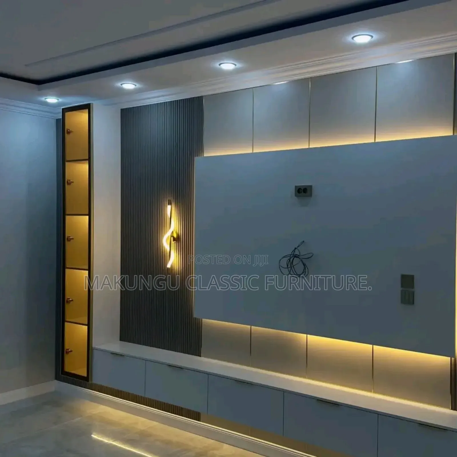 Simple TV Wall Unit and Showcase Decoration
