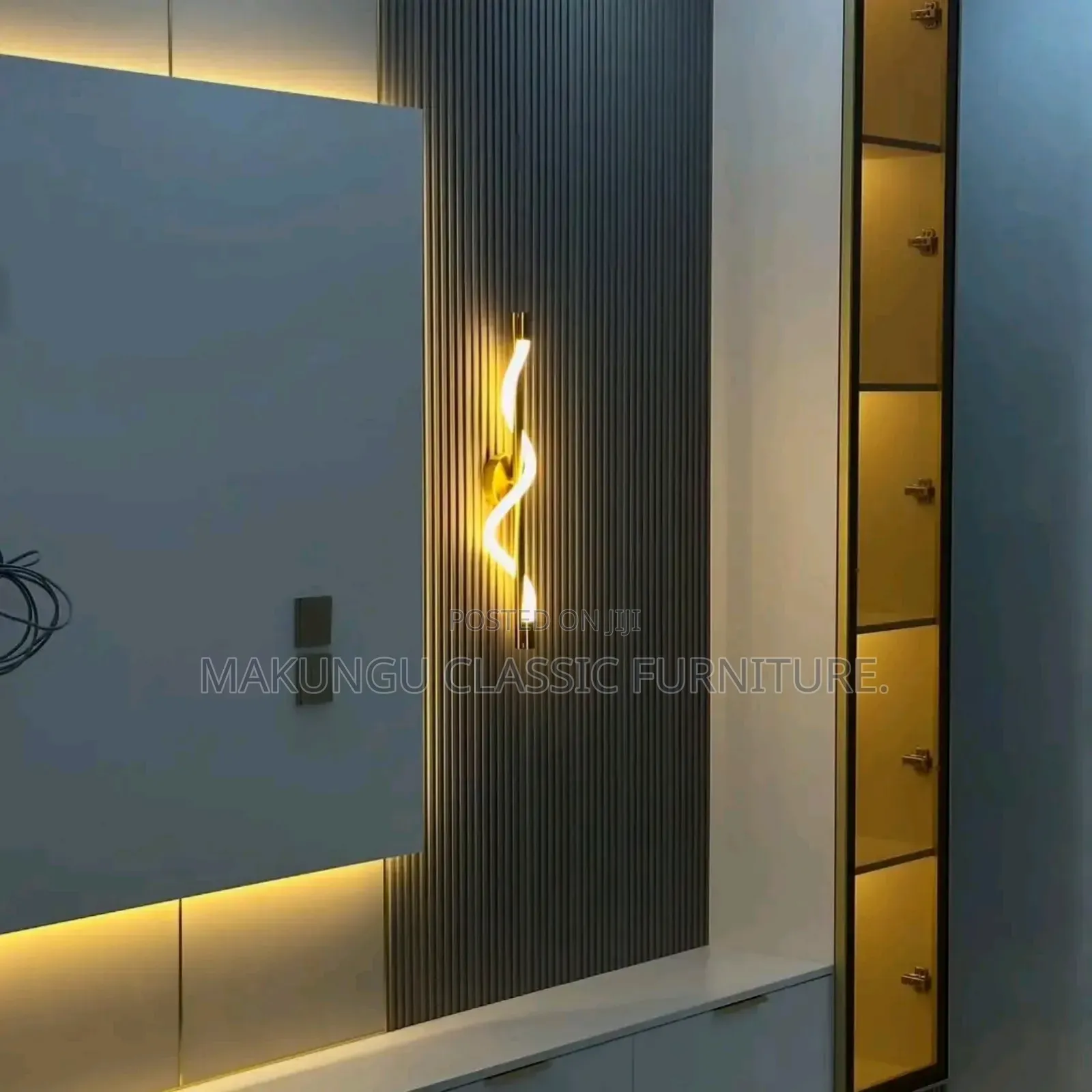 Simple TV Wall Unit and Showcase Decoration