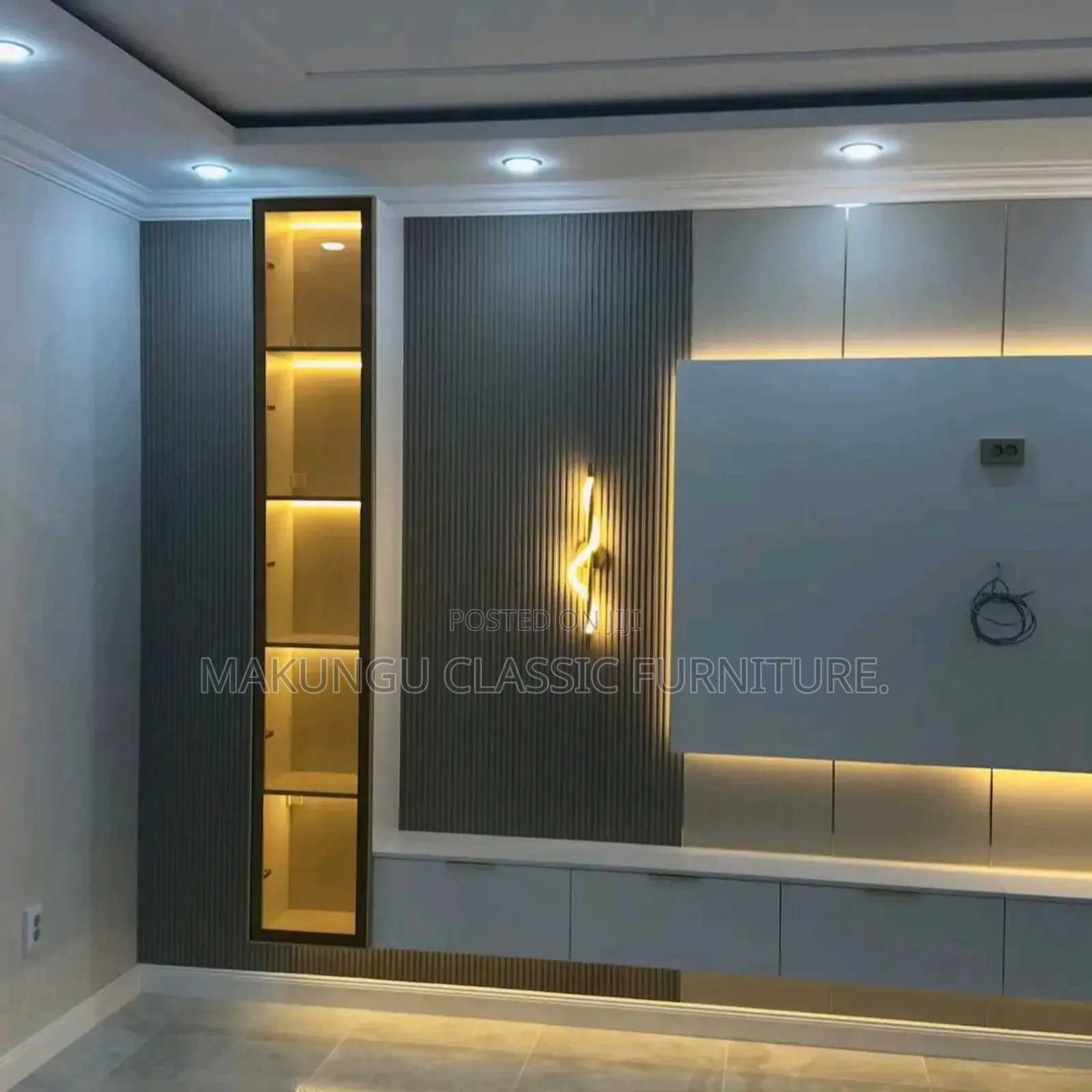 Simple TV Wall Unit and Showcase Decoration