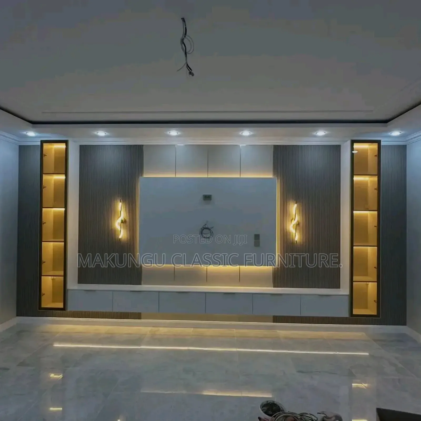 Simple TV Wall Unit and Showcase Decoration