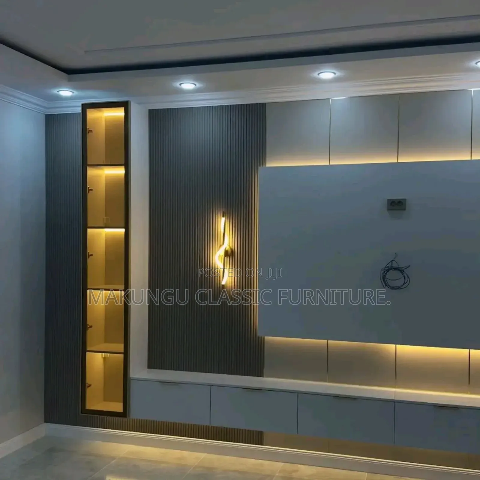 Simple TV Wall Unit and Showcase Decoration