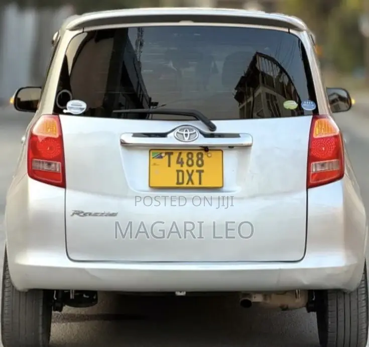 Toyota Ractis 1.5 FWD 2005 Silver