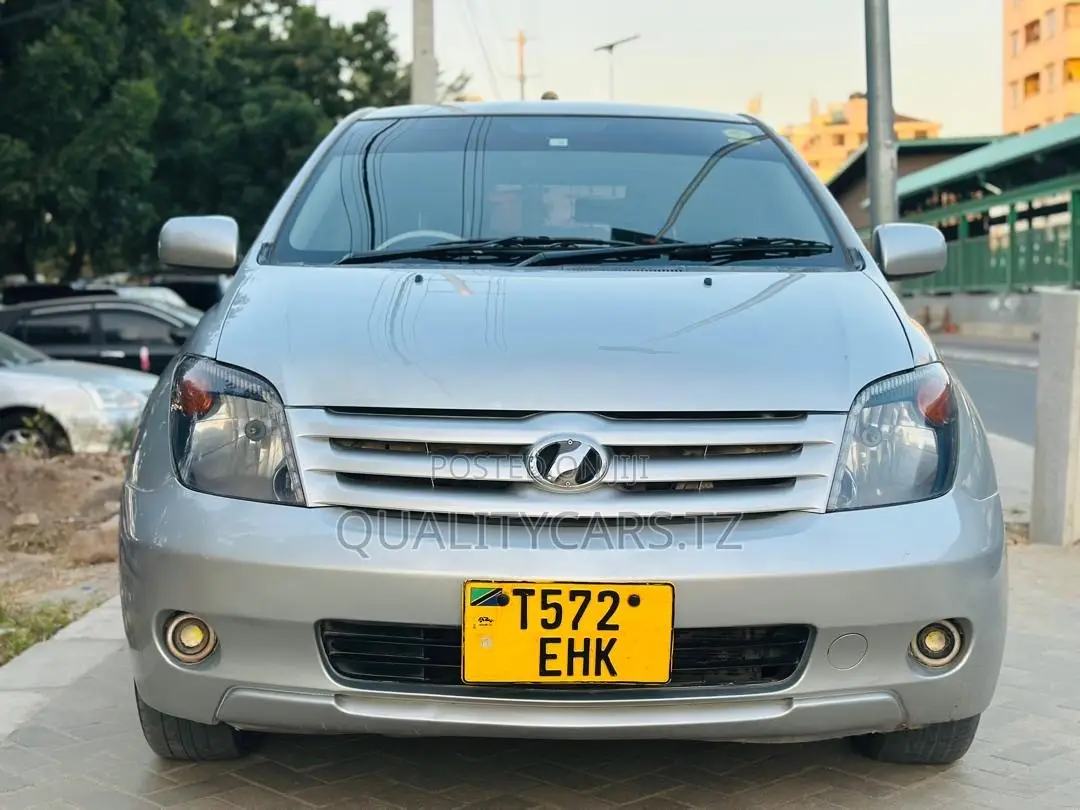 Toyota IST 2006 Silver